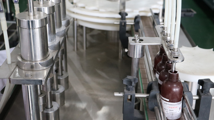 د 5 ګیلن ډکولو ماشین ګرم موم موم ډکولو ماشین sachet اوبه ډکولو سیل کولو ماشین تولید کړئ